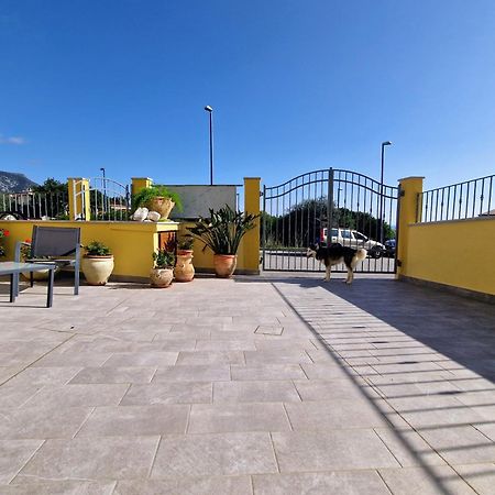 Sa Mamma E Sole B&B Кала Гононе Екстериор снимка